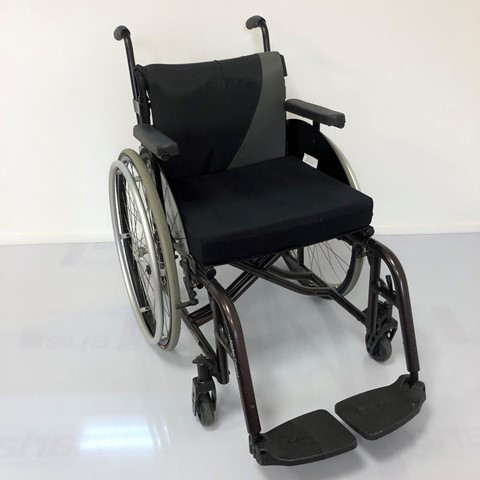 Kuschall Rollstuhl ADL Compact 